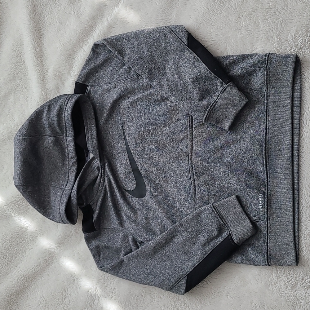 Nike Dri-Fit Hoodie Size Medium (6)